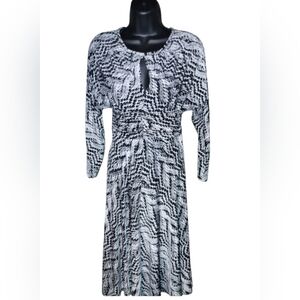 London Times petites black and white dress size 4p ruched waist